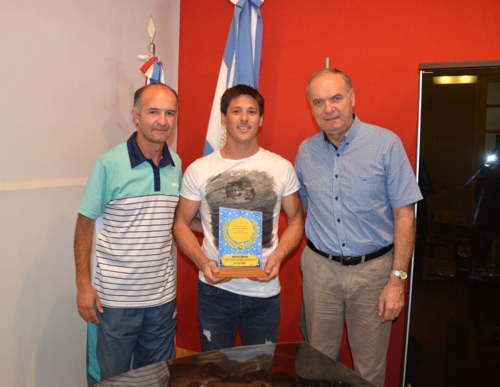 Villa Cañás: Reconocimientos a campeones en motociclismo y boxeo Villa Cañás: Reconocimientos a campeones en motociclismo y boxeo