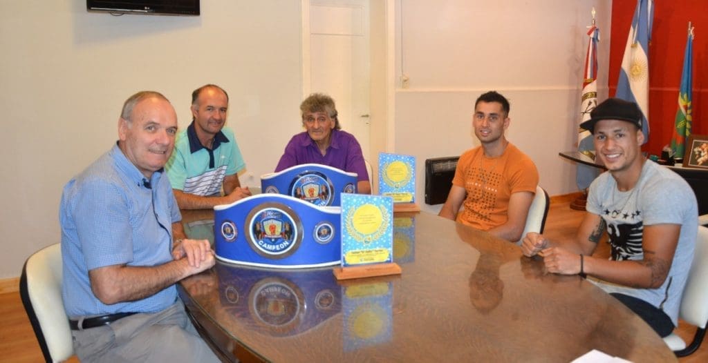 Villa Cañás: Reconocimientos a campeones en motociclismo y boxeo Villa Cañás: Reconocimientos a campeones en motociclismo y boxeo