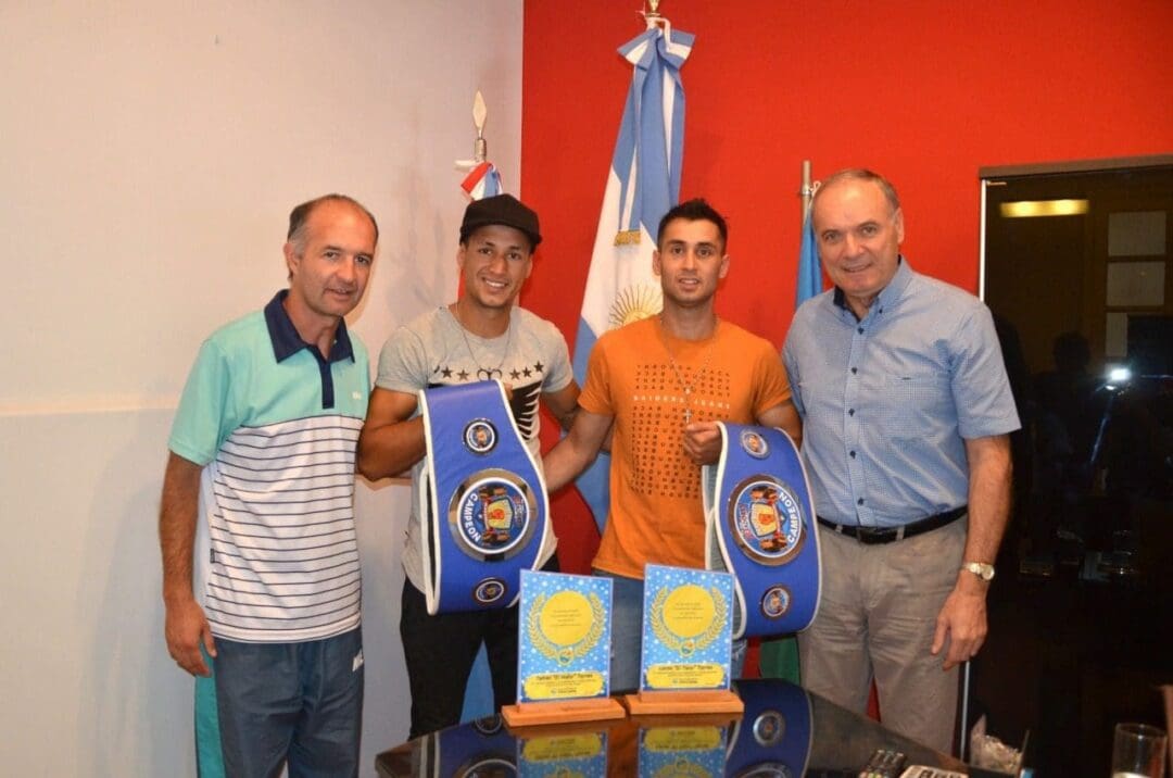 Villa Cañás: Reconocimientos a campeones en motociclismo y boxeo
