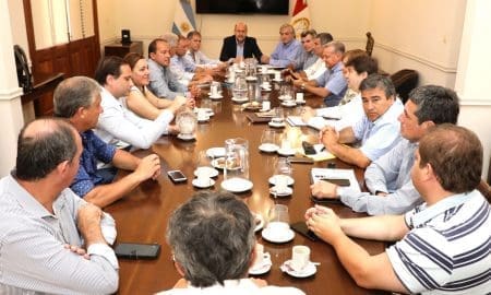 Perotti recibió a los Foros de intendentes y presidentes comunales