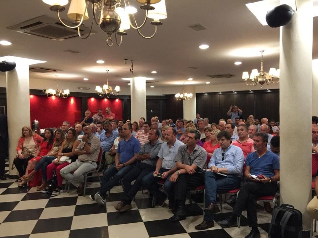 Legisladores e intendentes radicales elaboran agenda de trabajo conjunta