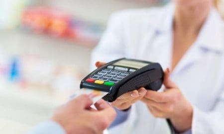 Rigen los reintegros a jubilados y beneficiarios de AUH por compras con tarjetas de débito