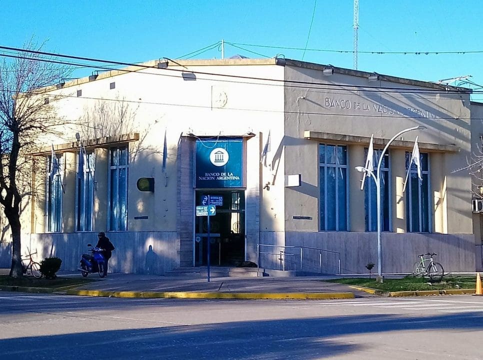 Los bancos reabrirán el viernes, pero sólo para pagar a jubilados y a beneficiarios de políticas sociales