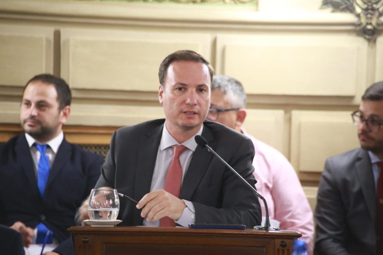 Enrico: "Es una locura liberar a los presos para evitar el contagio"