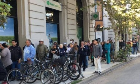 Los bancos abrirán el sábado y el domingo para pagar jubilaciones y planes sociales