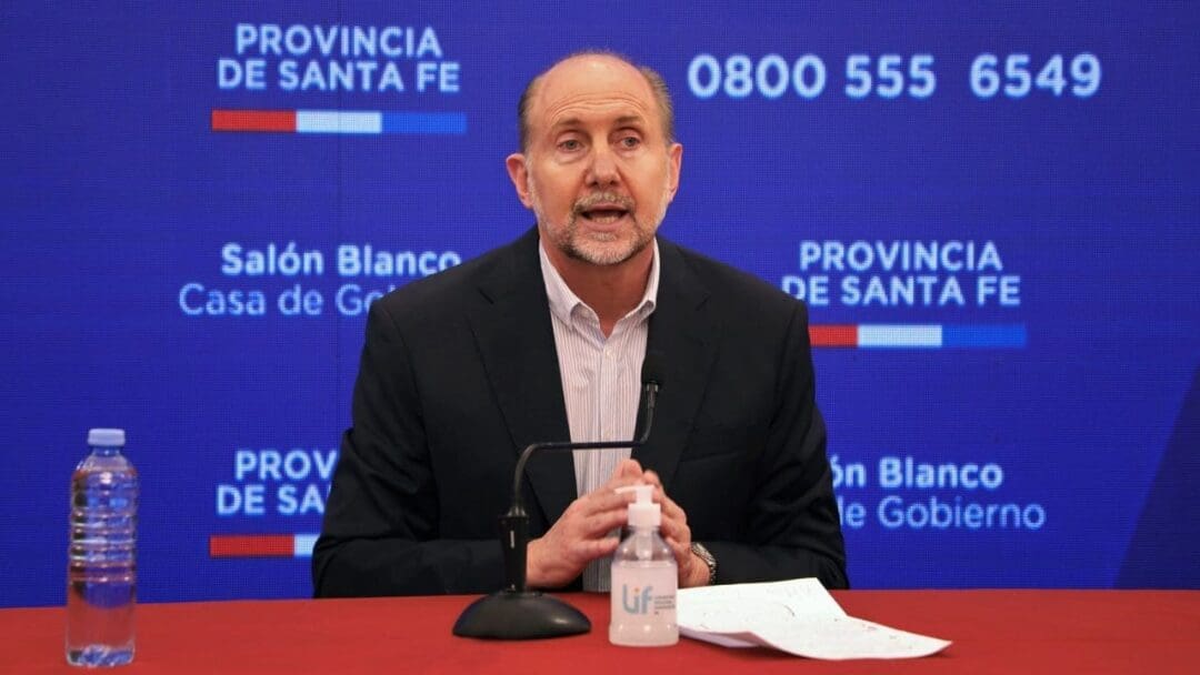 Perotti anunció que a partir de hoy se suman las actividades comerciales en el Gran Santa Fe y el Gran Rosario