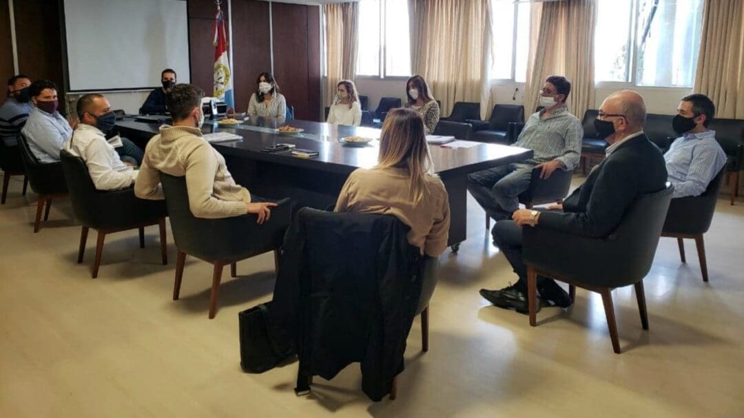 La provincia comenzó a delinear Santa Fe MAS: el programa de inserción laboral para jóvenes de 16 a 30 años