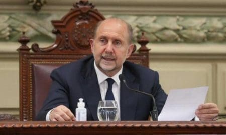 Perotti y funcionarios provinciales redujeron sus sueldos por tres meses