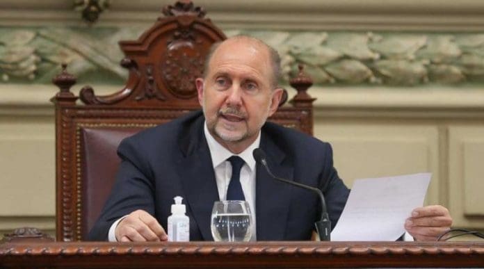 Perotti y funcionarios provinciales redujeron sus sueldos por tres meses