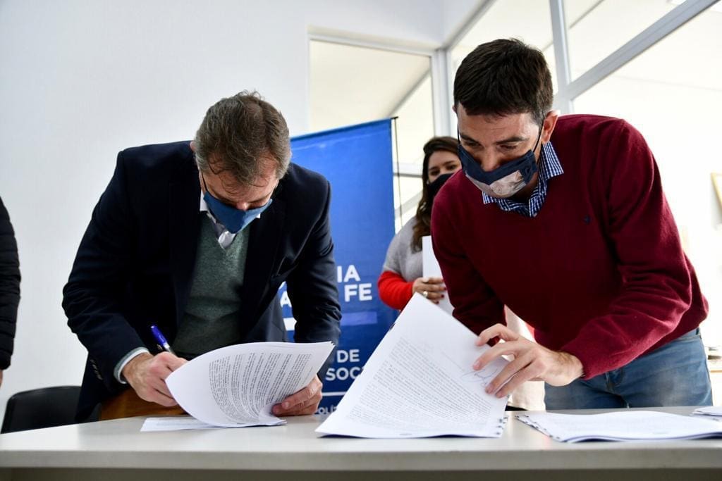 La provincia firmó convenios para implementar el refuerzo alimentario y la promoción de derechos de niñas, niños y adolescentes
