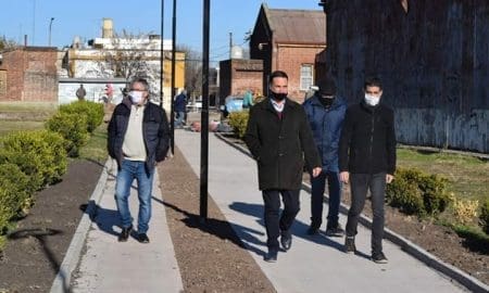 Wheelwright: Enrico y Gianetti trabajan en equipo para finalizar la obra de la plaza en el predio del ferrocarril