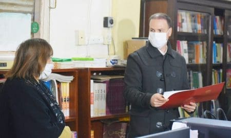 Elortondo: Lisandro Enrico colabora con el crecimiento de la Biblioteca Popular Sarmiento