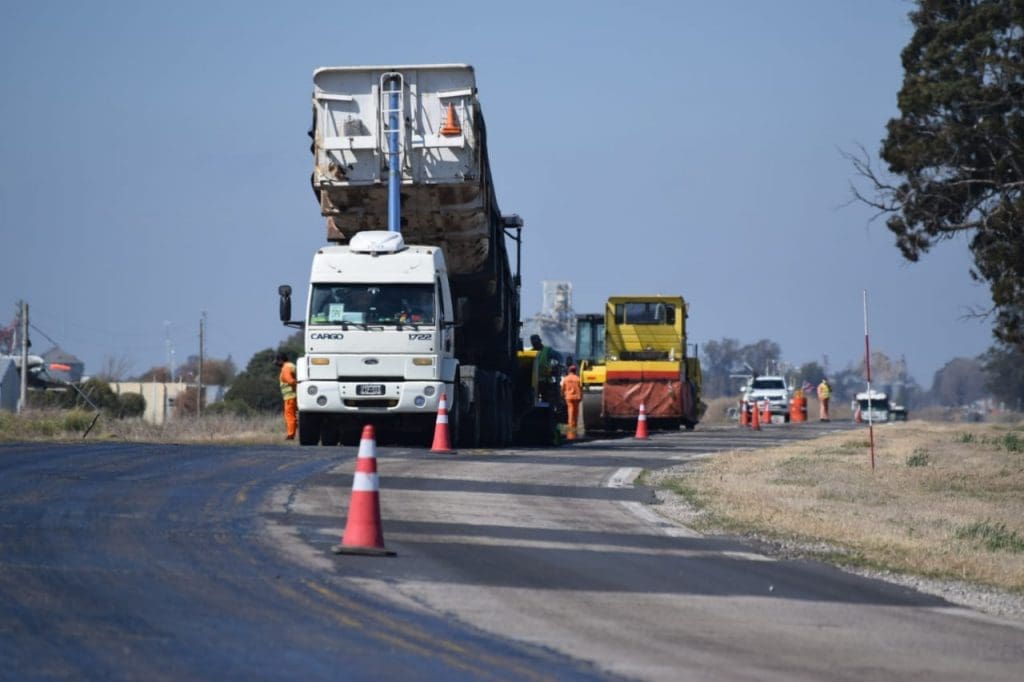 Villa Cañás: El senador Enrico sigue impulsando la obra de repavimentación de la Ruta 94 Villa Cañás: El senador Enrico sigue impulsando la obra de repavimentación de la Ruta 94
