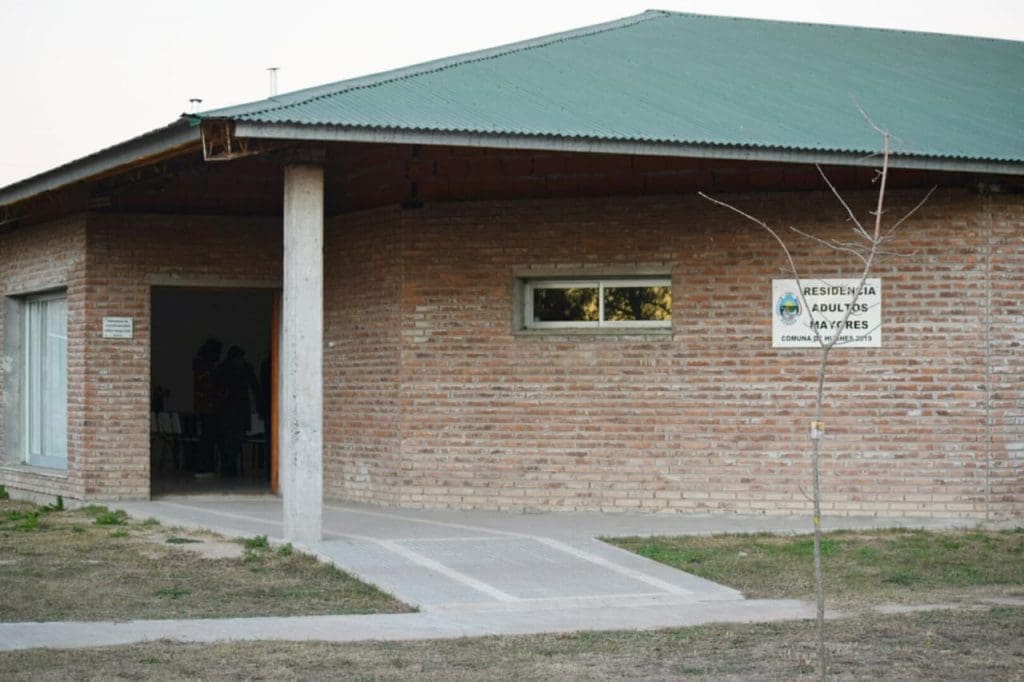 Hughes: El senador Enrico acompaña las nuevas obras en el asilo de ancianos Hughes: El senador Enrico acompaña las nuevas obras en el asilo de ancianos