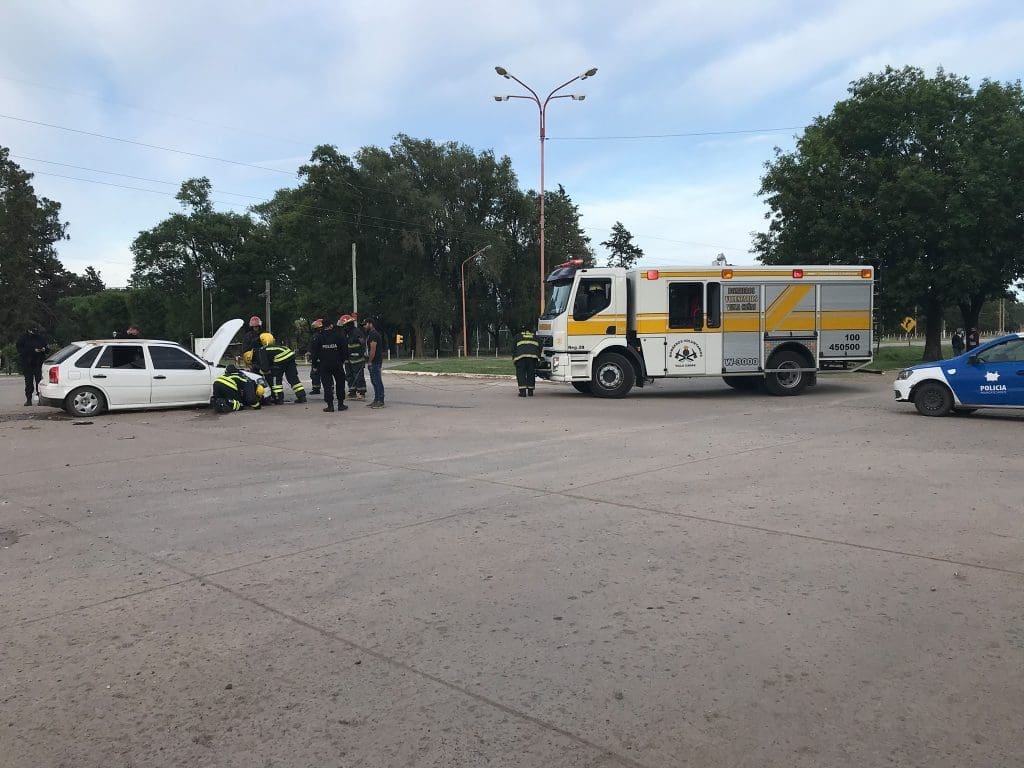 Villa Cañás: Accidente en el acceso de la ciudad sobre Ruta 94 Villa Cañás: Accidente en el acceso de la ciudad sobre Ruta 94