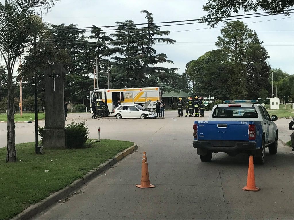 Villa Cañás: Accidente en el acceso de la ciudad sobre Ruta 94 Villa Cañás: Accidente en el acceso de la ciudad sobre Ruta 94