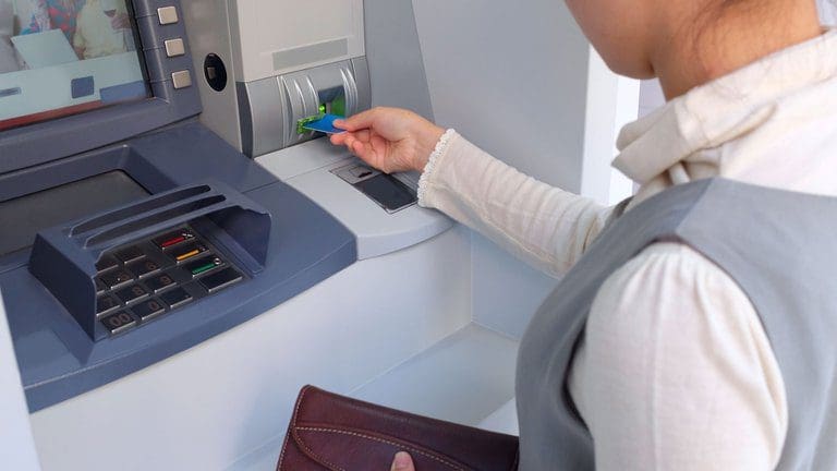 Se termina la gratuidad en el uso de los cajeros automáticos