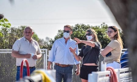 Santa Isabel: El senador Enrico visitó la cancha de pelota paleta y la pileta del Club Belgrano