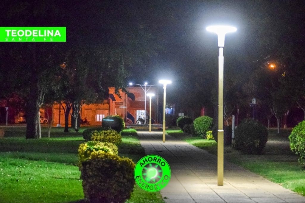 Teodelina: Ahora la Plaza Ituzaingó luce renovada con las nuevas luminarias LED