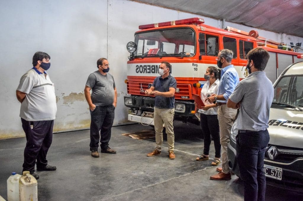 Sancti Spíritu: Presencia del senador Enrico, reunión de trabajo con César Bainotti y entrega de personería jurídica a Bomberos Voluntarios Sancti Spíritu: Presencia del senador Enrico, reunión de trabajo con César Bainotti y entrega de personería jurídica a Bomberos Voluntarios
