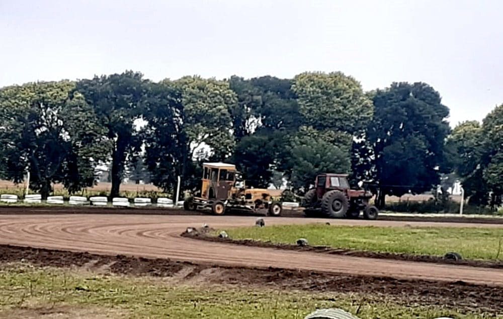 Villa Cañás: Servicios públicos, trabajos en la ciudad y en instituciones