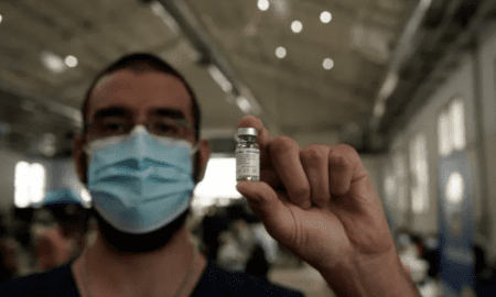 Habrá vacunatorios específicos para pacientes menores de 60 con comorbilidades