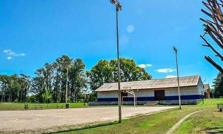 Carreras: Enrico avanza con el proyecto para la construcción de sanitarios y vestuarios en el predio deportivo