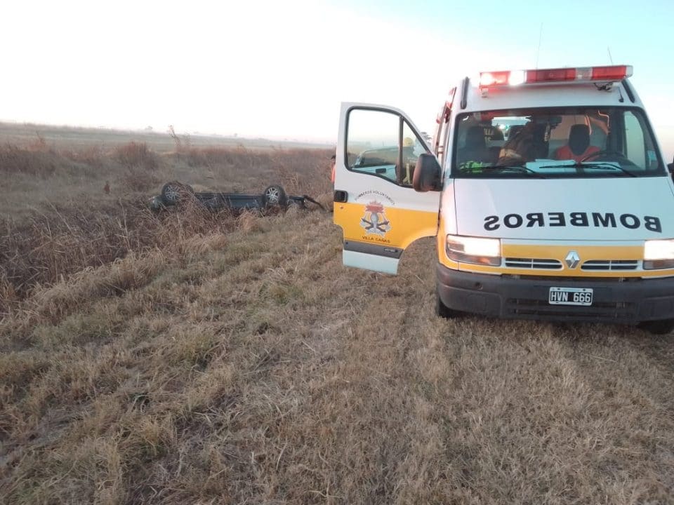Villa Cañás: Vuelco en la "Curva S" de la Ruta Provincial 94