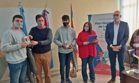 Venado Tuerto: La provincia continúa con la entrega de dispositivos móviles del plan Ángela Peralta Pino