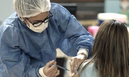 Abonan la primera cuota del bono para 725 mil trabajadores de la salud de todo el país
