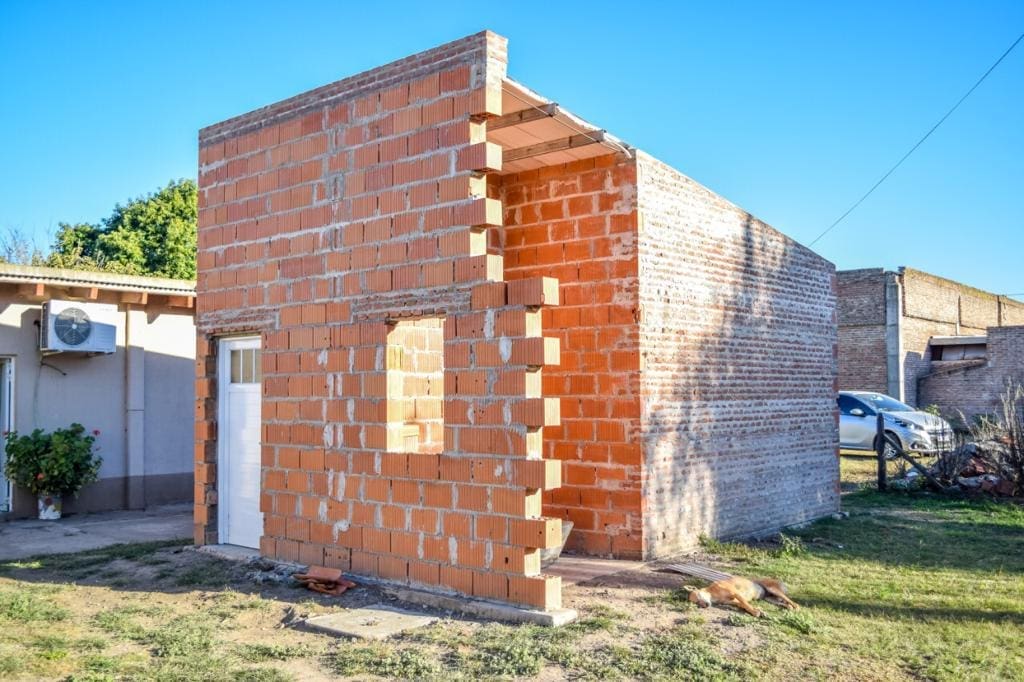 Lisandro Enrico: Se aprobaron los fondos para la construcción de sanitarios en la Escuela 358 de Labordeboy
