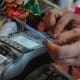 Desde hoy para comercios los pagos con tarjeta de débito se acreditan en 24 horas