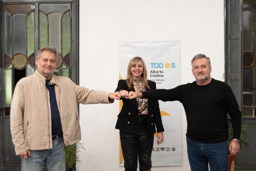 La lista Celeste y Blanca recibió apoyo de intendentes, presidentes comunales de los 19 departamentos