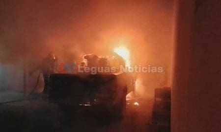 Villa Cañás: Se incendiaron dos vehículos durante la noche