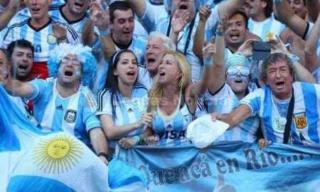 Los mayores de 18 años deberán tener al menos una dosis para entrar a la cancha