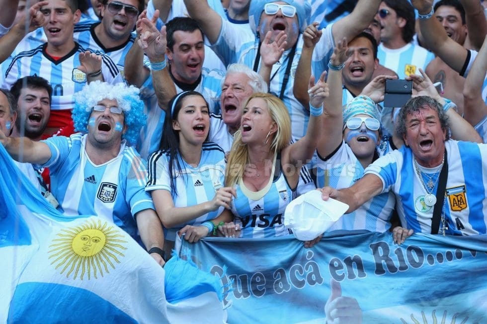 Los mayores de 18 años deberán tener al menos una dosis para entrar a la cancha