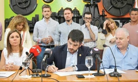 Venado Tuerto: Chiarella firmó el contrato de concesión entre el Municipio y la Cooperativa Eléctrica