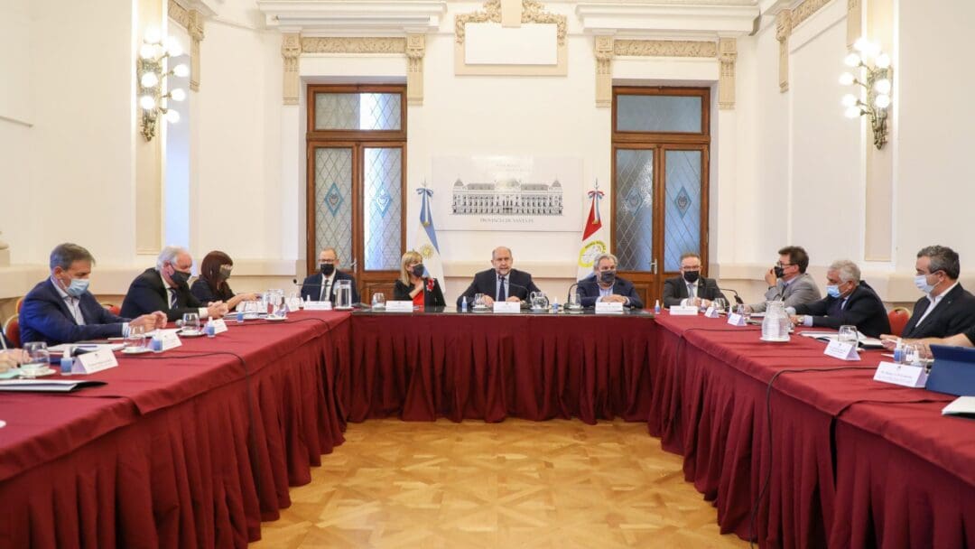 Perotti se reunió con representantes de los bloques de la Cámara de Diputados de la provincia Perotti se reunió con representantes de los bloques de la Cámara de Diputados de la provincia