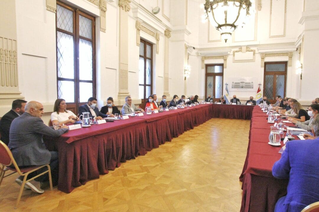 Perotti se reunió con representantes de los bloques de la Cámara de Diputados de la provincia Perotti se reunió con representantes de los bloques de la Cámara de Diputados de la provincia