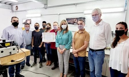 Sacnun entregó la distinción del Senado de la Nación al grupo Descargas Eléctricas de la Regional Venado Tuerto de la UTN