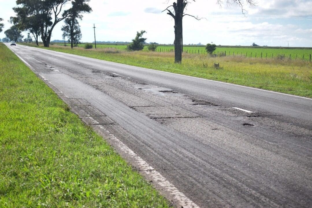 Lisandro Enrico insiste ante Vialidad Nacional con reparaciones y nuevas obras viales en la Ruta 8 Lisandro Enrico insiste ante Vialidad Nacional con reparaciones y nuevas obras viales en la Ruta 8