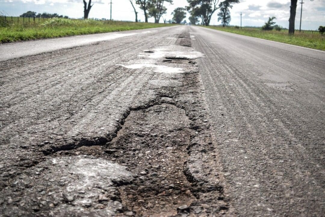 Lisandro Enrico insiste ante Vialidad Nacional con reparaciones y nuevas obras viales en la Ruta 8 Lisandro Enrico insiste ante Vialidad Nacional con reparaciones y nuevas obras viales en la Ruta 8