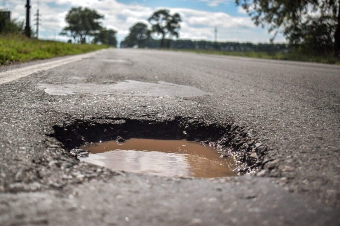 Lisandro Enrico insiste ante Vialidad Nacional con reparaciones y nuevas obras viales en la Ruta 8