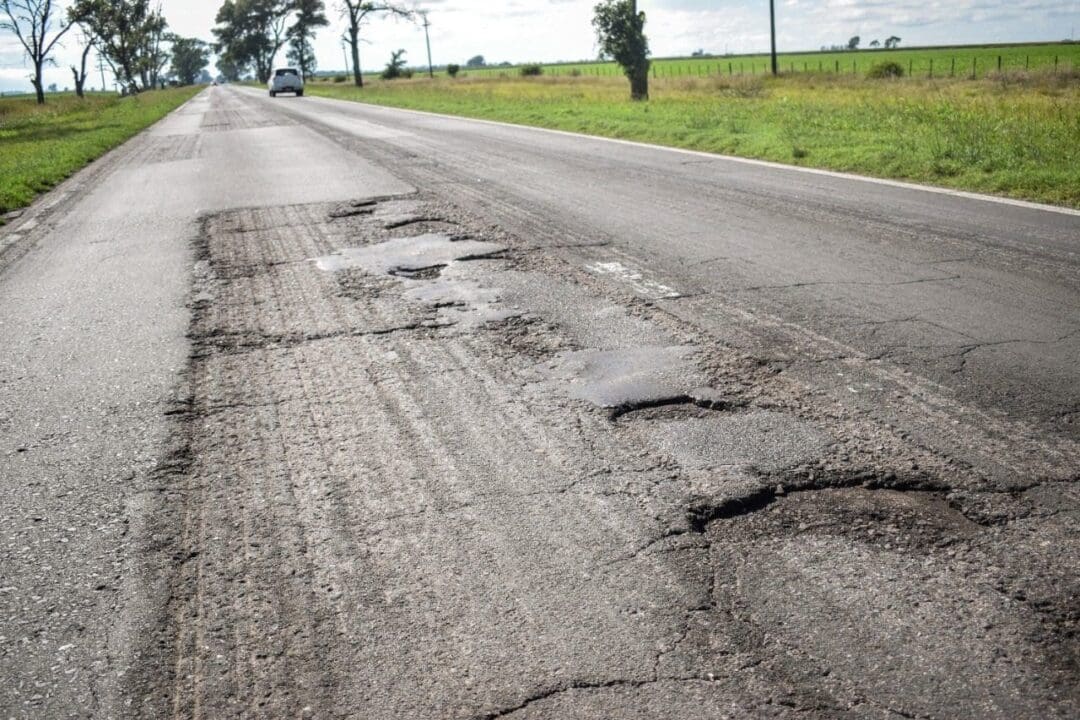 Lisandro Enrico insiste ante Vialidad Nacional con reparaciones y nuevas obras viales en la Ruta 8 Lisandro Enrico insiste ante Vialidad Nacional con reparaciones y nuevas obras viales en la Ruta 8