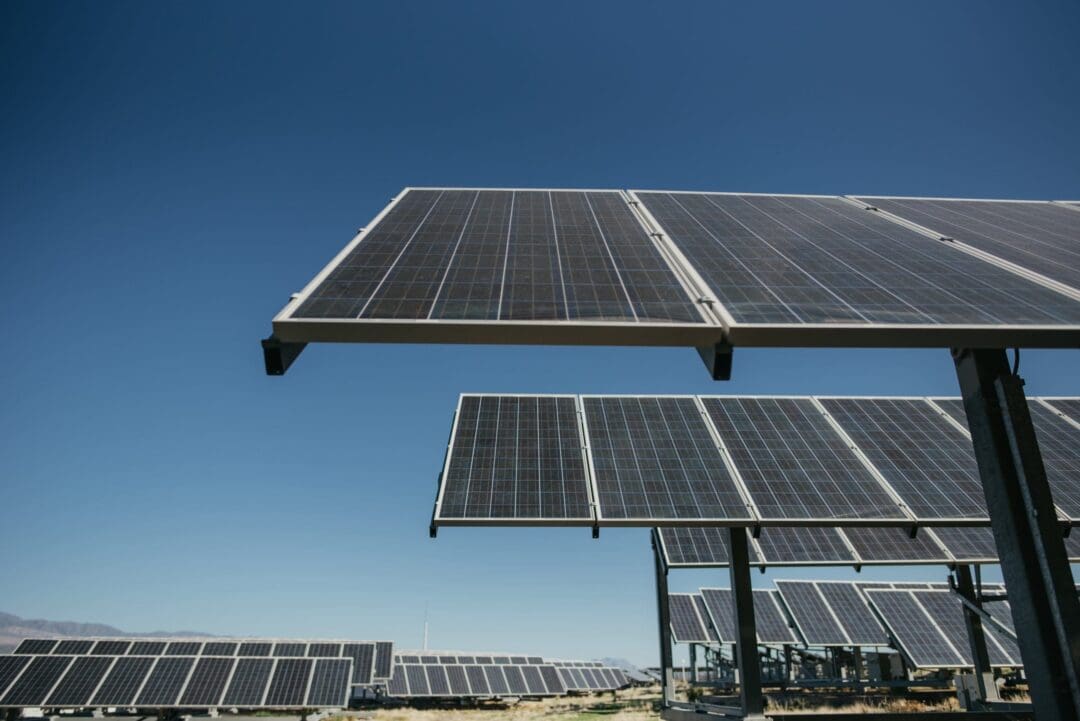 YPF ya construye un nuevo parque solar en San Juan, con una inversión de US$ 93 millones YPF ya construye un nuevo parque solar en San Juan, con una inversión de US$ 93 millones