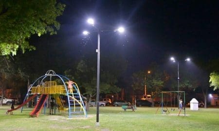 Venado Tuerto: El intendente Chiarella y la Cooperativa Eléctrica inauguraron luminarias y mobiliario en la Plaza del Barrio San Vicente
