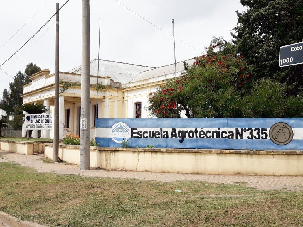 Gestiones del senador Enrico para que se concreten obras edilicias en dos escuelas de Chovet y Rufino