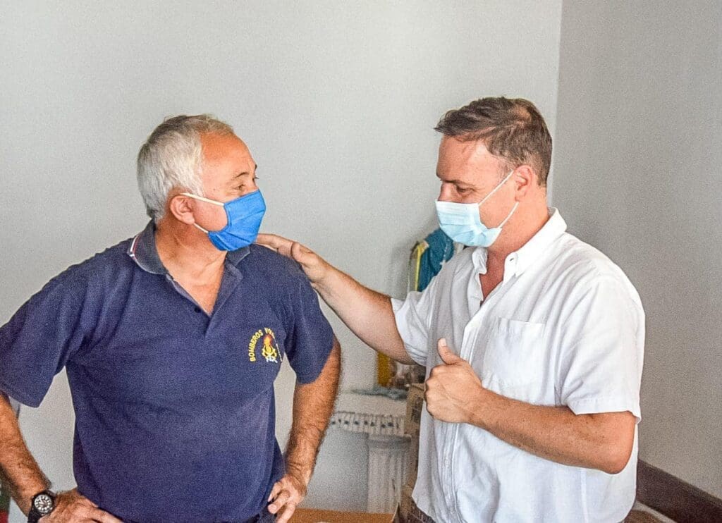 El senador Enrico presente en Corrientes para colaborar con los Bomberos