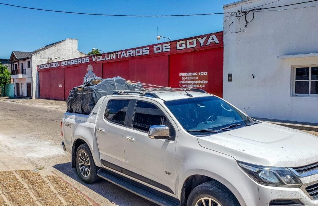El senador Enrico presente en Corrientes para colaborar con los Bomberos El senador Enrico presente en Corrientes para colaborar con los Bomberos