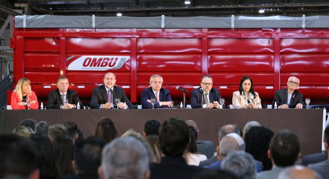 Perotti y Fernández presentaron los programas de desarrollo de proveedores y de parques industriales Perotti y Fernández presentaron los programas de desarrollo de proveedores y de parques industriales